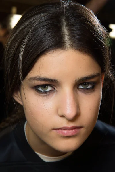 Look 10